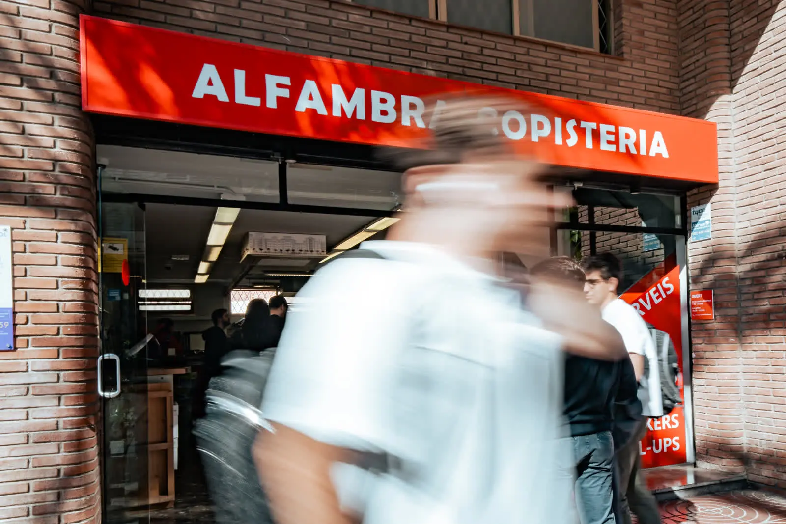 Entrada de Alfambra Copisteria en el Campus Nord de Barcelona